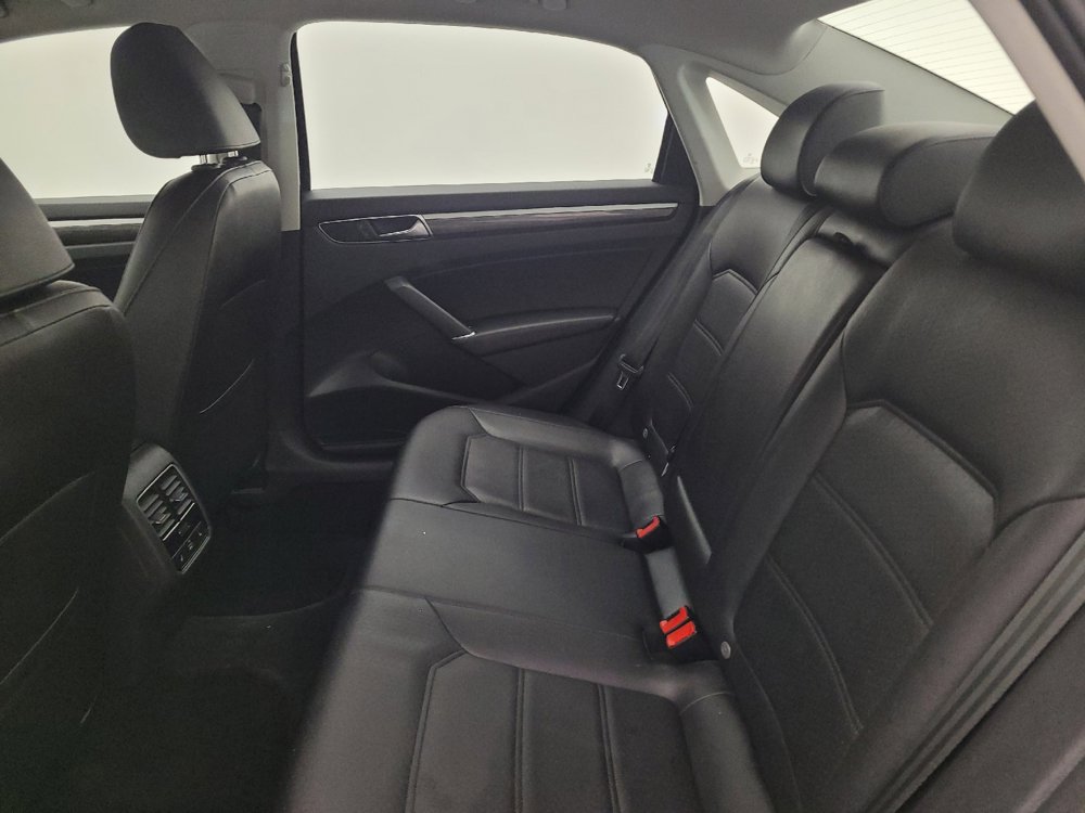 Used 2016 Volkswagen Passat 1.8T SE FWD image 18