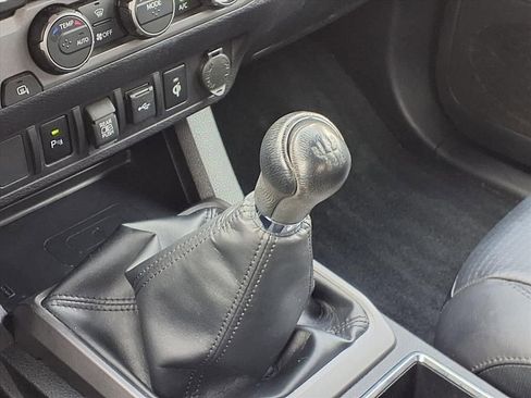 Used 2022 Toyota Tacoma TRD Off-Road image 26