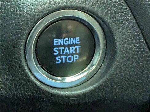 Used 2022 Toyota RAV4 XLE image 30