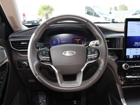 Certified 2021 Ford Explorer Platinum w/ Equipment Group 601A image 14