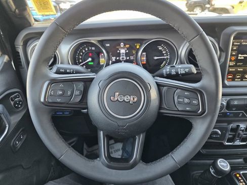 Used 2023 Jeep Wrangler Unlimited w/ Sun & Screen Package AWD/4WD image 6