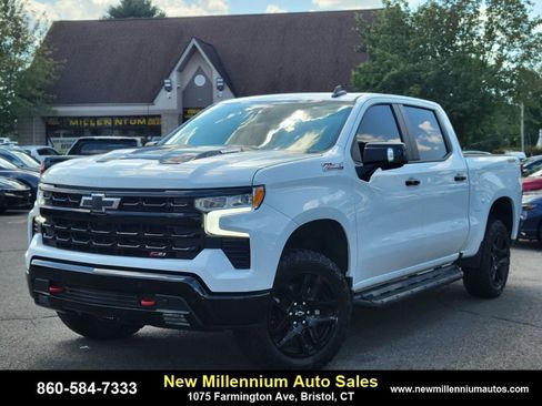 Used 2024 Chevrolet Silverado 1500 LT Trail Boss w/ Convenience Package II image 1