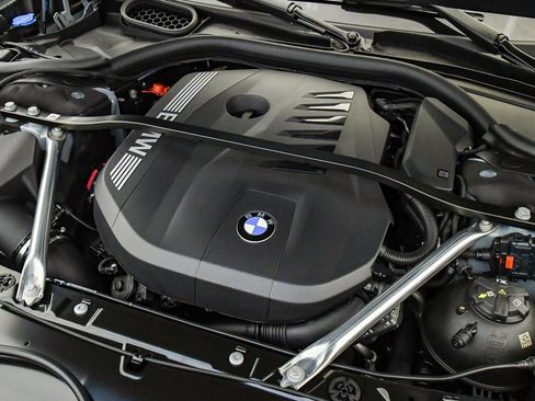 New 2026 BMW 740i w/ Premium Package image 32