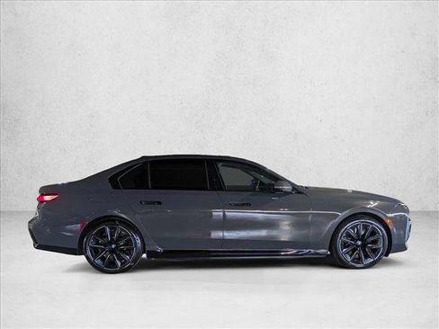 Used 2023 BMW i7 xDrive60 AWD/4WD image 4