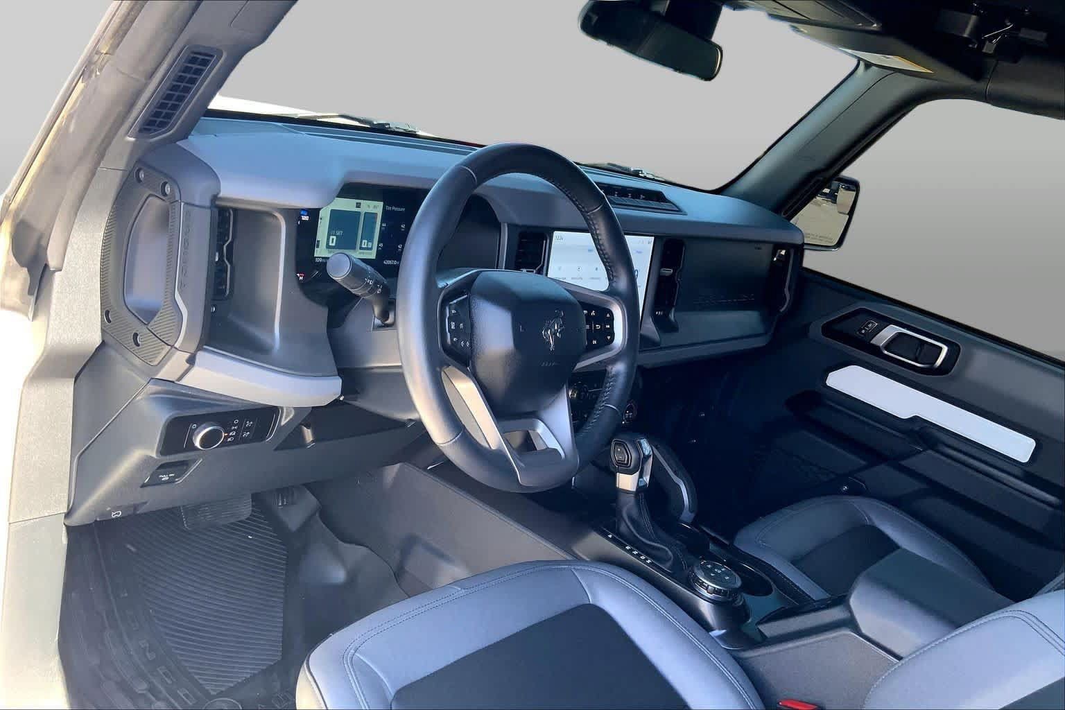 Used 2024 Ford Bronco Big Bend w/ Sasquatch Package AWD/4WD image 16