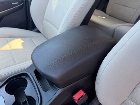 Used 2017 Hyundai Santa Fe Sport FWD image 16
