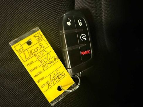 Certified 2022 Jeep Renegade Latitude w/ Convenience Group AWD/4WD image 38