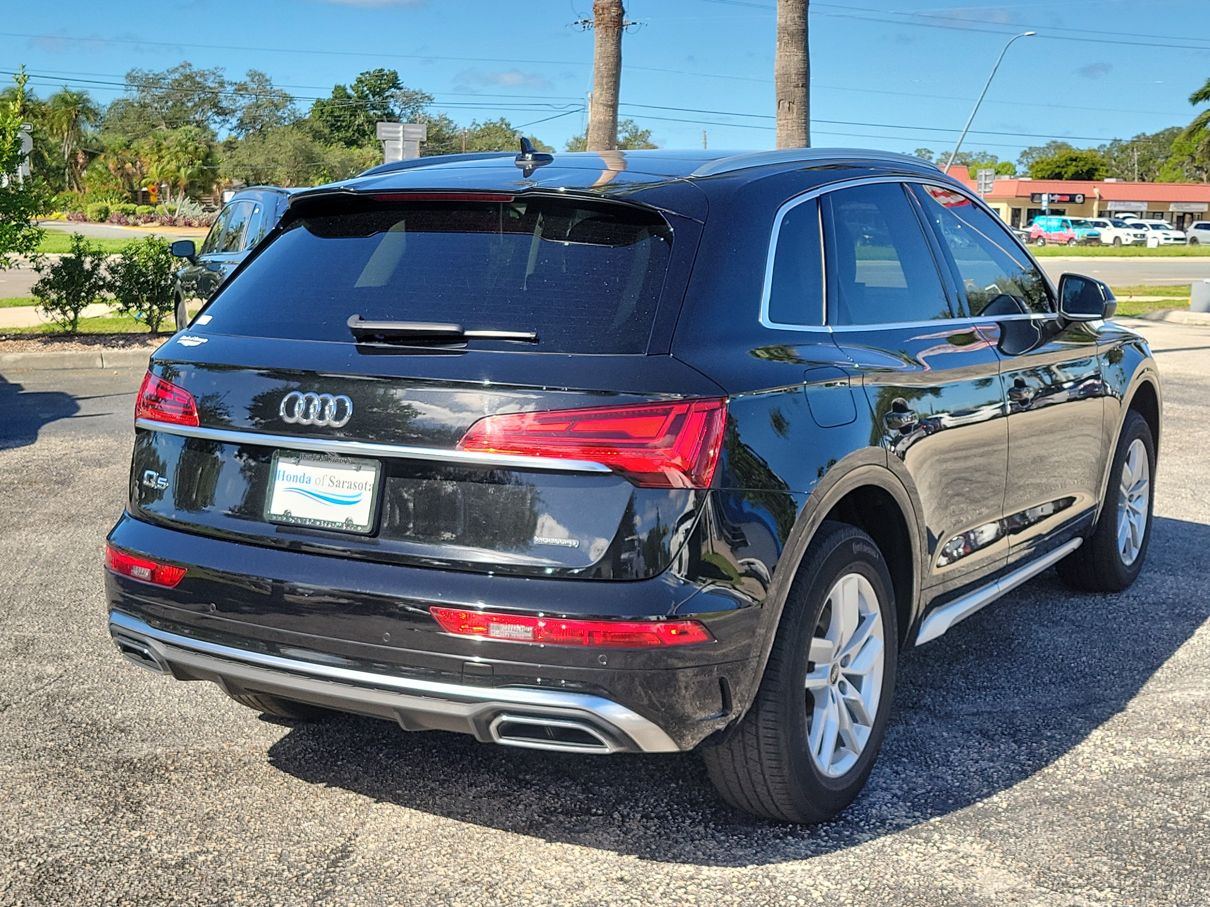 Used 2023 Audi Q5 2.0T Premium w/ Convenience Package AWD/4WD image 7