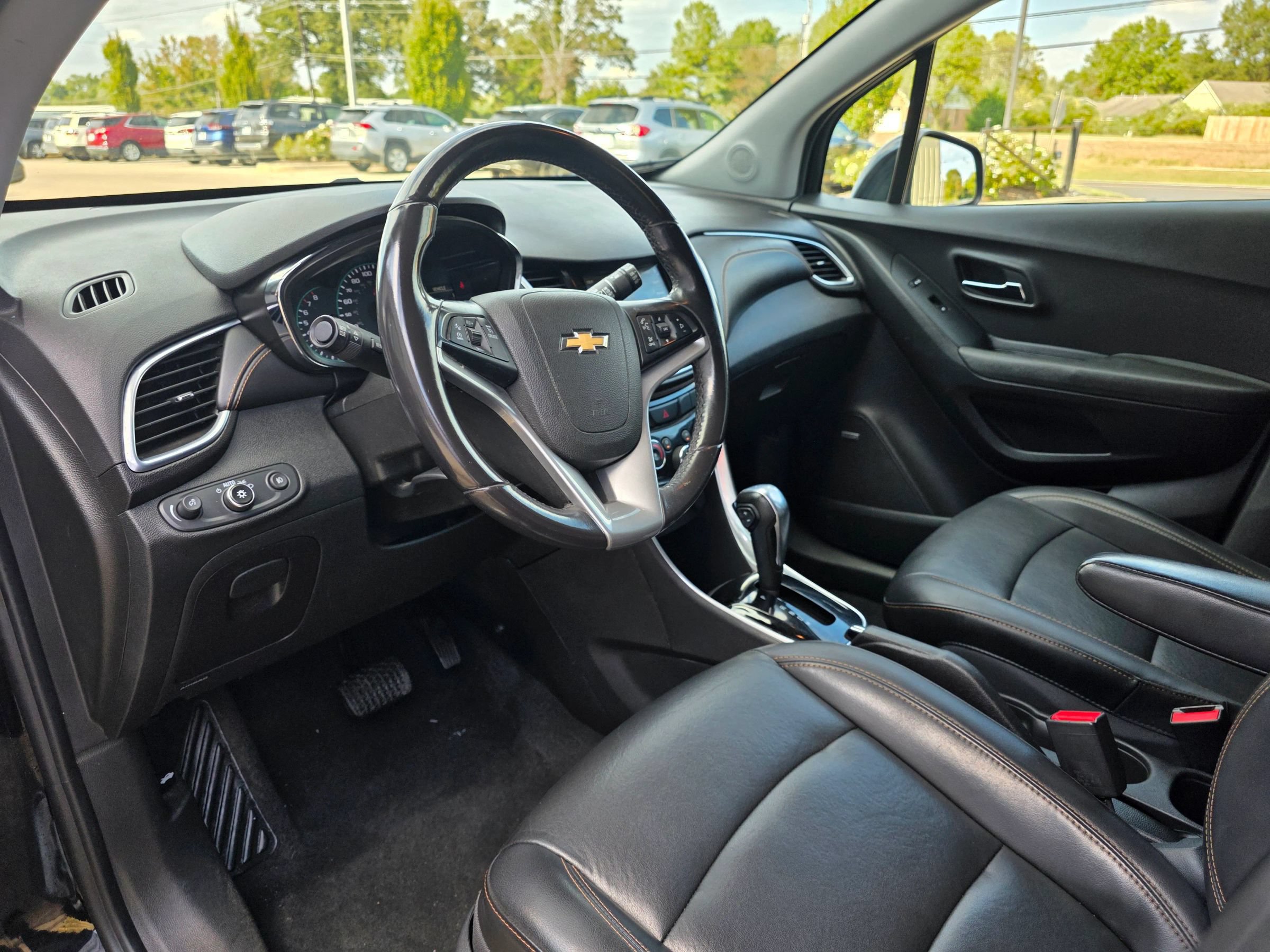 Used 2018 Chevrolet Trax Premier w/ LPO, Cargo Package AWD/4WD image 13