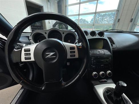 Used 2006 Nissan 350Z Grand Touring RWD image 14