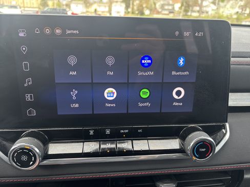 Used 2024 Chevrolet Colorado Z71 w/ Advanced Trailering Package AWD/4WD image 25