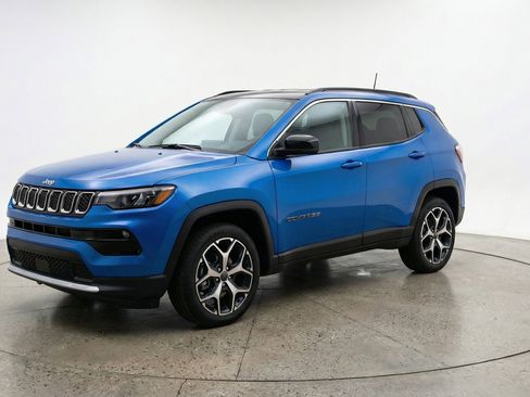 Used 2025 Jeep Compass Limited image 3