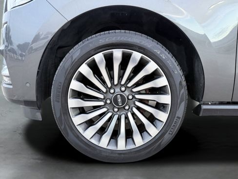 Used 2018 Lincoln Navigator Reserve w/ Technology Package image 12