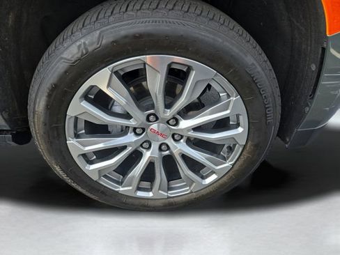 Used 2024 GMC Yukon XL Denali AWD/4WD image 40