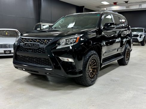 Used 2017 Lexus GX 460 Premium image 3