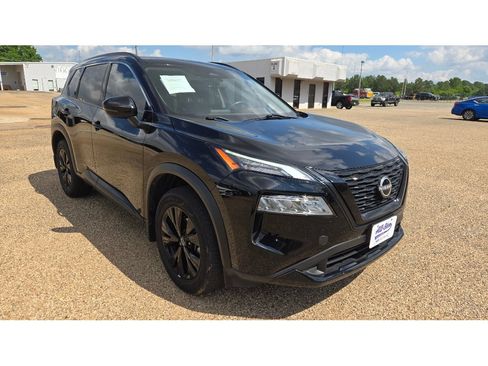 Used 2023 Nissan Rogue SV w/ SV Premium Package FWD image 7