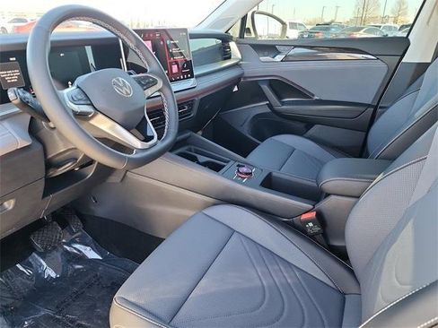 New 2026 Volkswagen Tiguan SE image 12