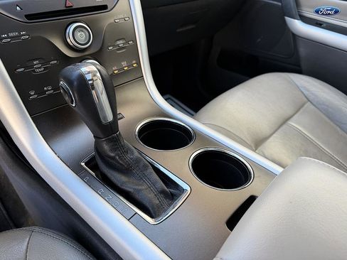 Used 2013 Ford Edge SEL image 18