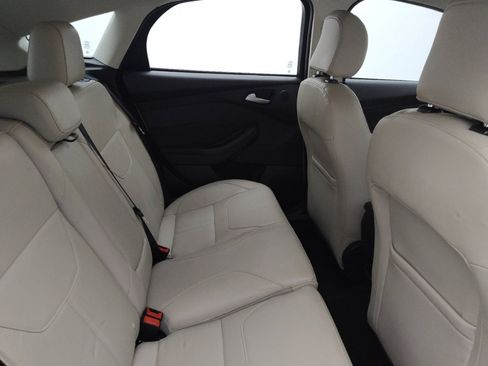 Used 2018 Ford Focus Titanium FWD image 19