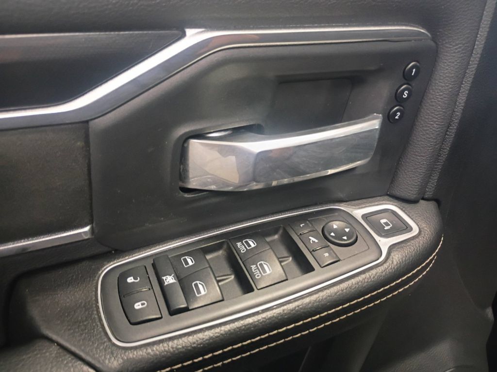 Used 2020 RAM 2500 Laramie AWD/4WD image 11