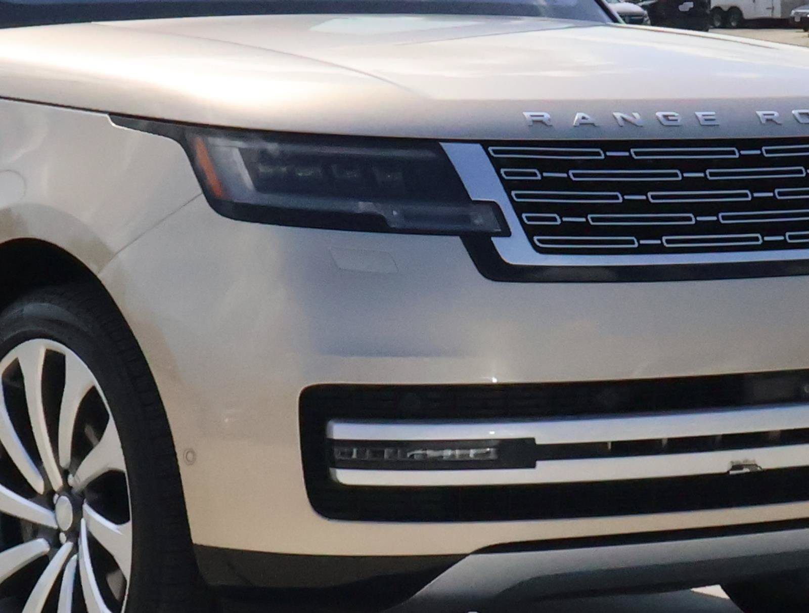 Used 2023 Land Rover Range Rover Long Wheelbase Autobiography AWD/4WD image 8