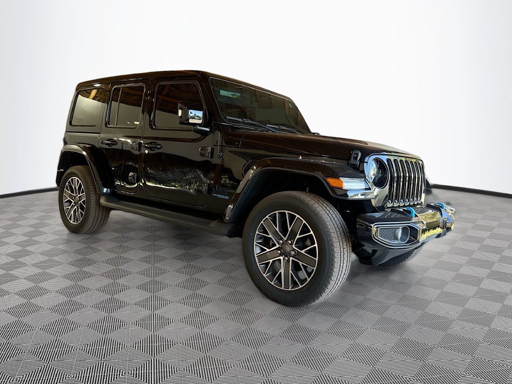 Certified 2022 Jeep Wrangler Unlimited Sahara AWD/4WD image 4