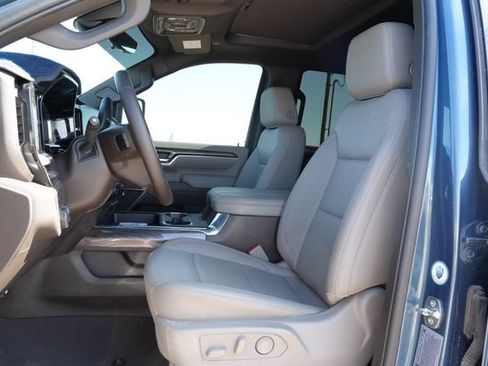 Used 2025 Chevrolet Silverado 3500 LTZ w/ LTZ Convenience Package AWD/4WD image 10