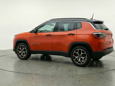 Used 2025 Jeep Compass Limited AWD/4WD image 6