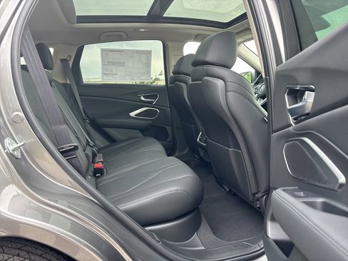 Used 2024 Acura RDX SH-AWD image 23