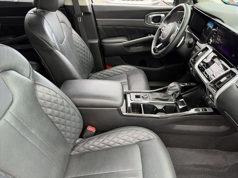 Certified 2023 Kia Sorento SX AWD/4WD image 11