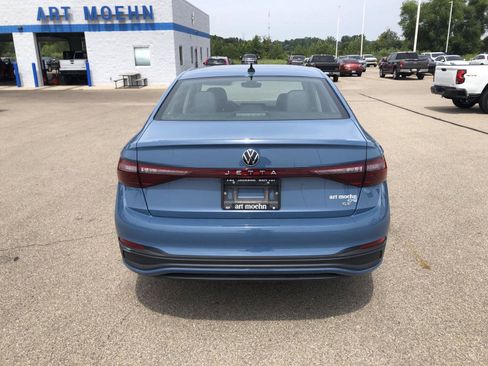Used 2025 Volkswagen Jetta SE FWD image 5