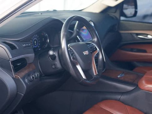 Used 2016 Cadillac Escalade ESV Luxury image 22