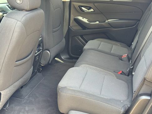 Used 2021 Chevrolet Traverse LS FWD image 22