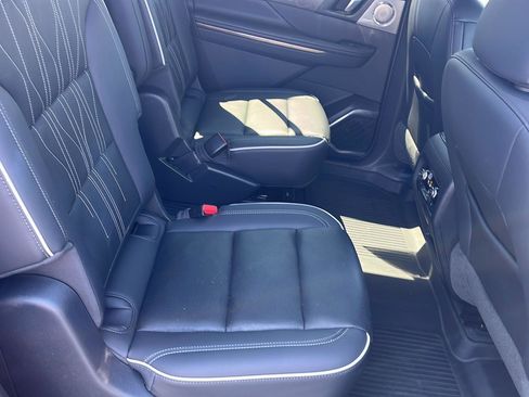 Used 2025 Buick Enclave Avenir w/ Super Cruise Package AWD/4WD image 27