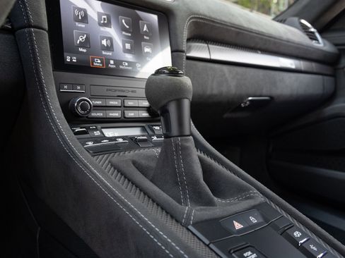 Certified 2024 Porsche 718 Cayman GT4 RS RWD image 28