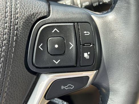 Used 2016 Toyota Highlander Limited Platinum AWD/4WD image 23