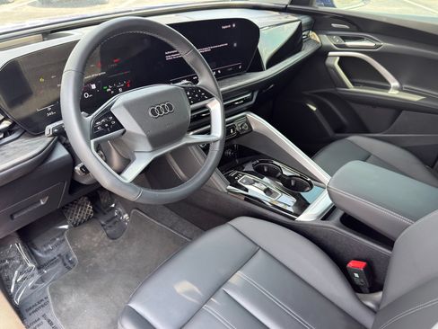 Used 2025 Audi Q5 Premium Plus w/ Premium Plus AWD/4WD image 10