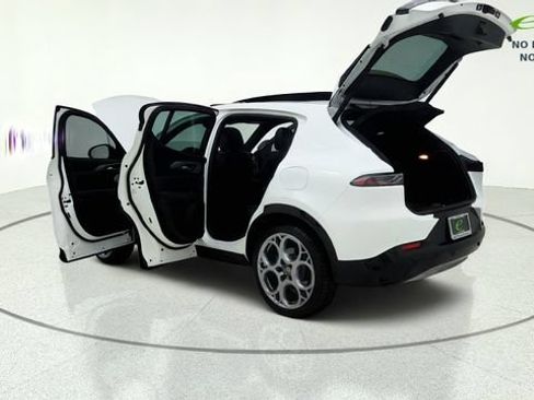 Used 2024 Alfa Romeo Tonale Ti AWD/4WD image 13