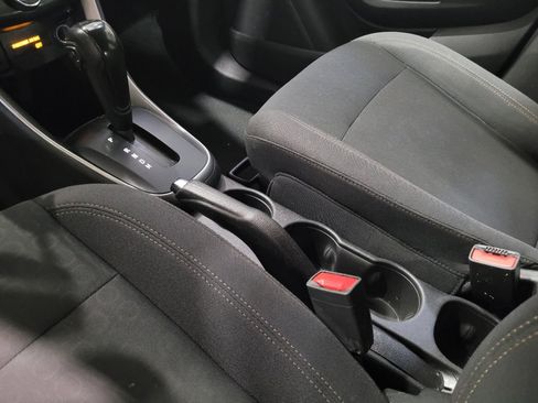 Used 2019 Chevrolet Trax LS FWD image 26