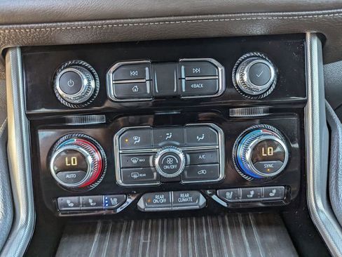 Used 2021 GMC Yukon Denali w/ Denali Premium Package image 25