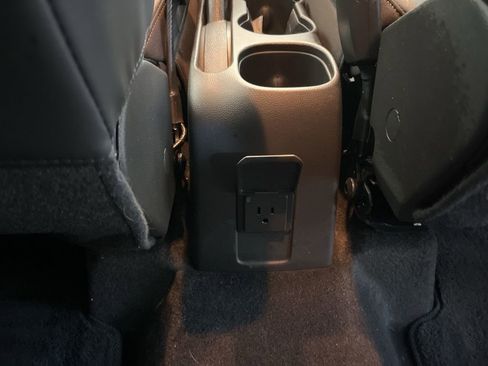 Used 2022 Chevrolet Trax LT w/ LT Convenience Package AWD/4WD image 21