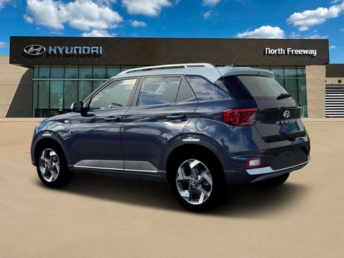 New 2026 Hyundai Venue SEL image 4