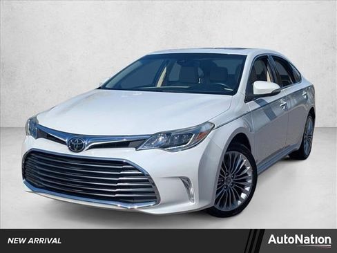 Used 2017 Toyota Avalon Limited image 1