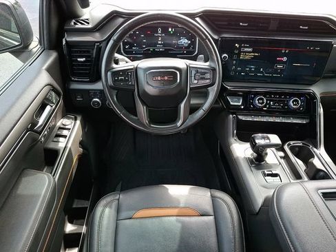Used 2022 GMC Sierra 1500 AT4 w/ AT4 Preferred Package AWD/4WD image 12