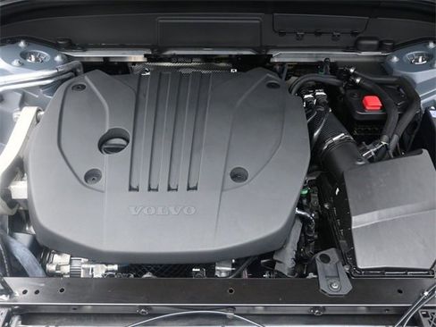 Certified 2023 Volvo XC60 B5 Ultimate w/ Protection Package Premier image 32