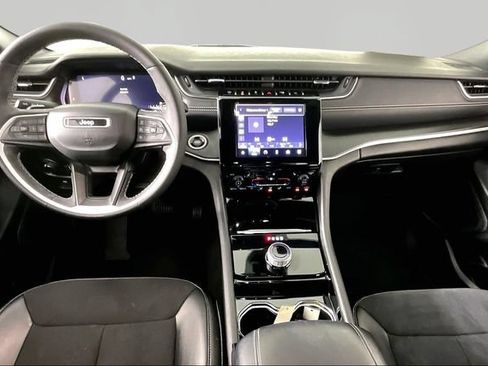Used 2023 Jeep Grand Cherokee L Laredo RWD image 7