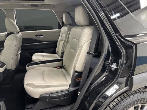 Used 2022 Nissan Pathfinder SL w/ SL Premium Package image 30