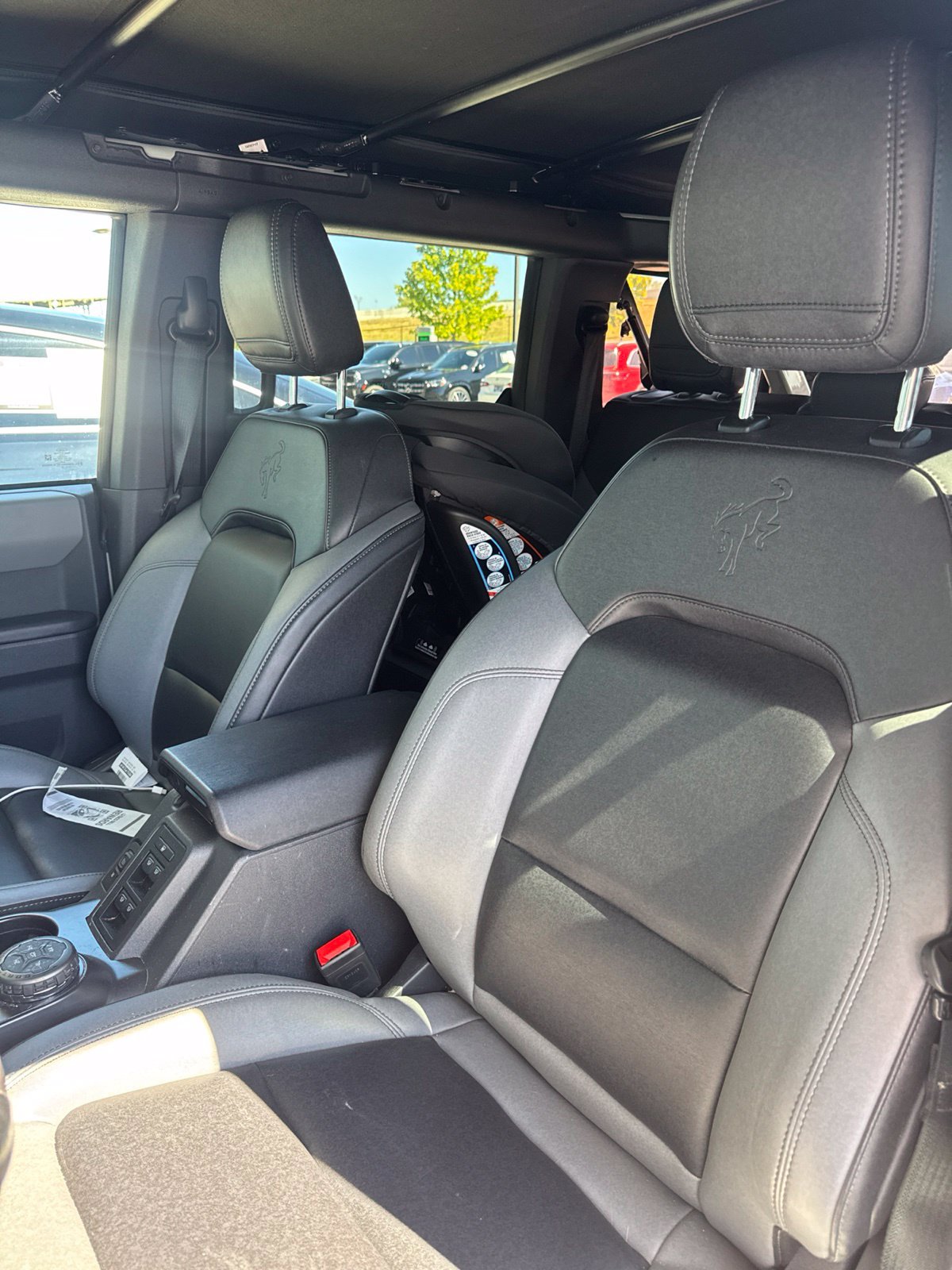 Used 2024 Ford Bronco Black Diamond w/ Sasquatch Package AWD/4WD image 7