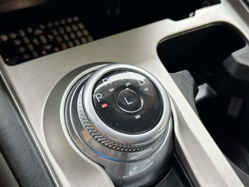 Used 2022 Ford Explorer XLT image 20