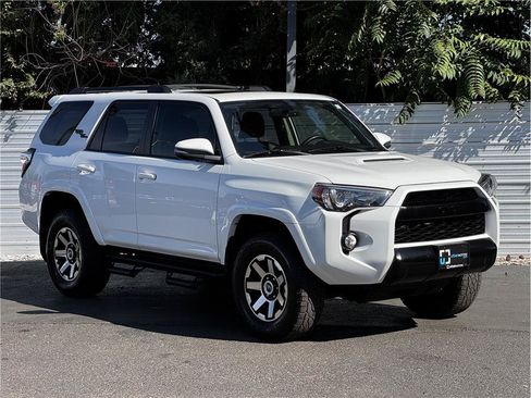 Used 2019 Toyota 4Runner TRD Off-Road Premium AWD/4WD image 1